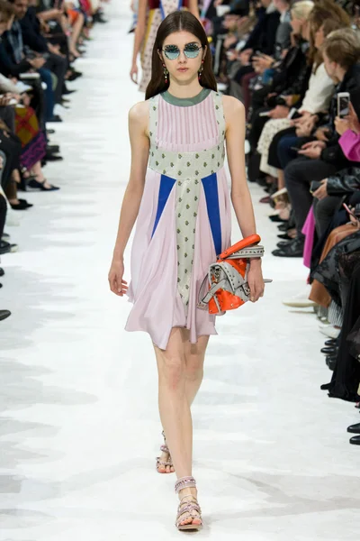Look 23